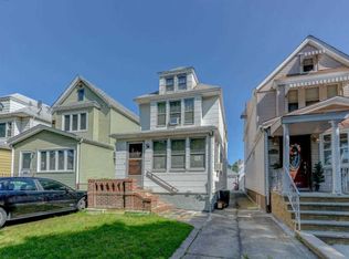 6253 80th Rd, Ridgewood, NY 11385