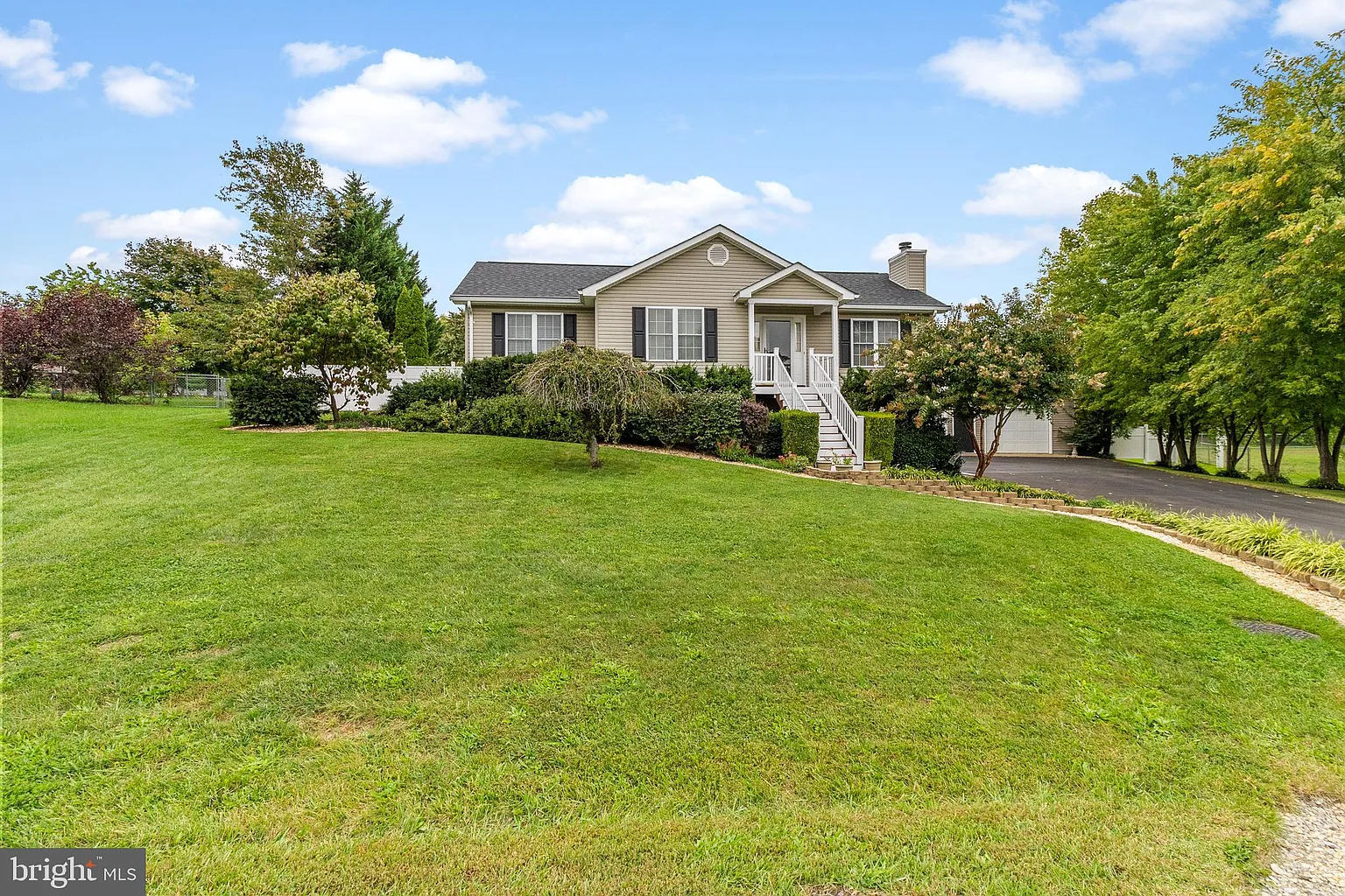 91 Lisa Ct photo 1