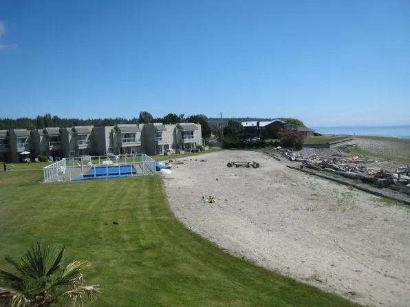 1728 Edwards Dr APT 3, Point Roberts, WA 98281