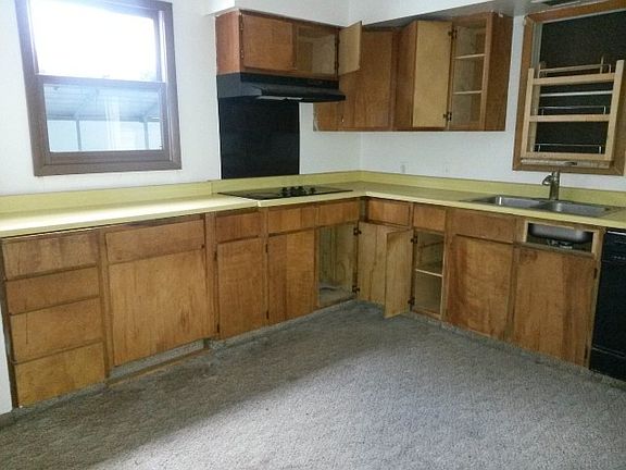 5th image of 410 Eastern Ave