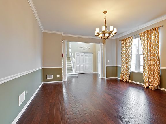 4th image of 901 Eaton Ln