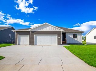 1477 Jefferson Ln, Rock Valley, IA 51247