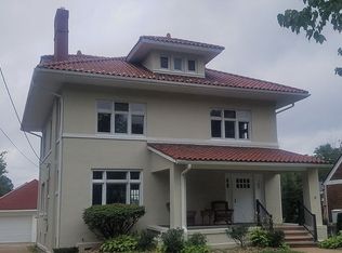 98 S Franklin St, Chagrin Falls, OH 44022