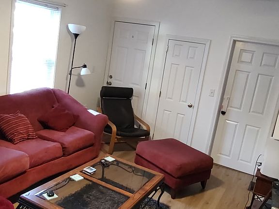 5th image of 60 Centre St