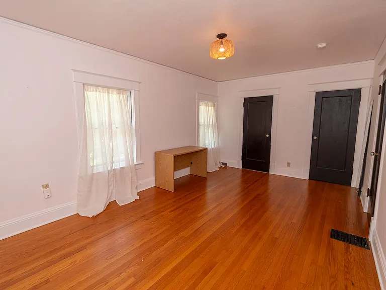 1106 Woodward Ave — Photo 22