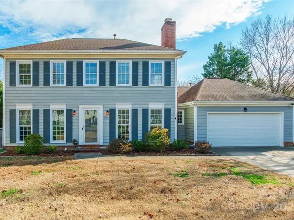 8708 Parkchester Dr, Charlotte, NC 28277
