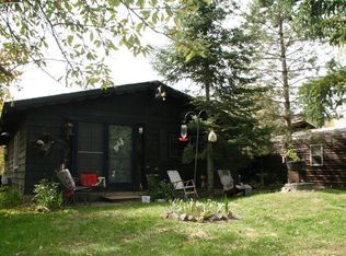 10081 Walnut Shores Dr, Fenton, MI