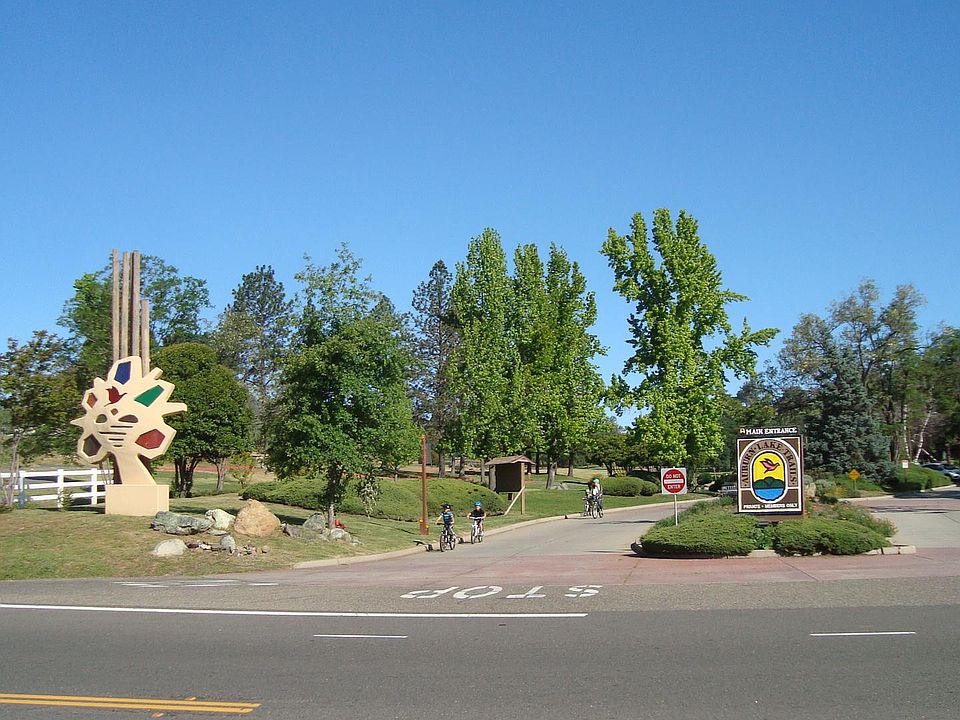 Auburn Lake Trails gate 1 entrance