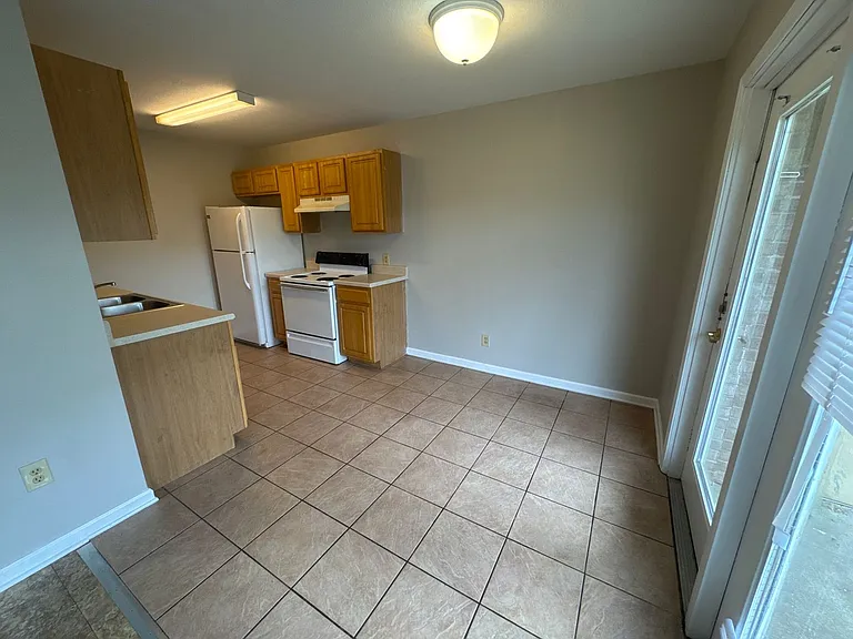 1121 Transit Way — Photo 6