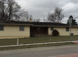 1640 E 13th St, Crete, NE 68333