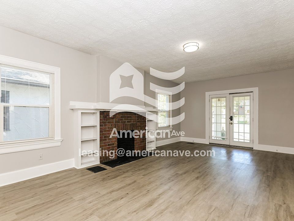 1348873_002_living_room_3.jpg