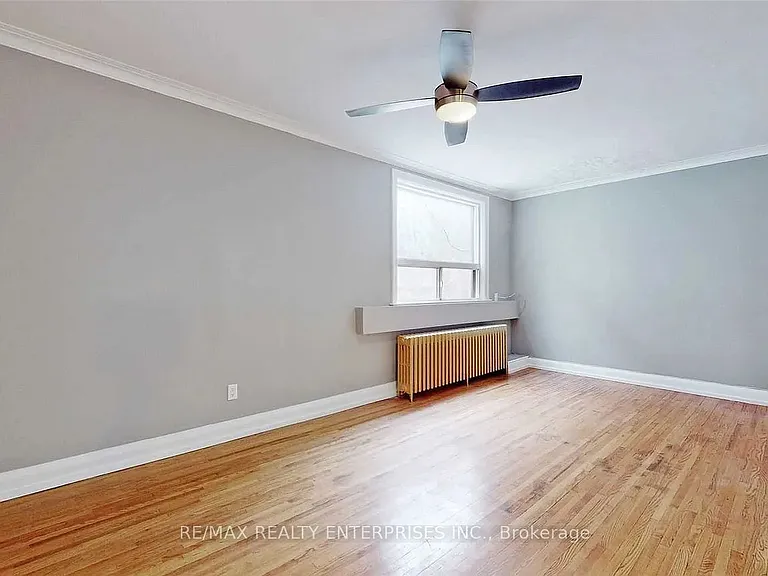 255 Lakeshore Rd E #A — Photo 11