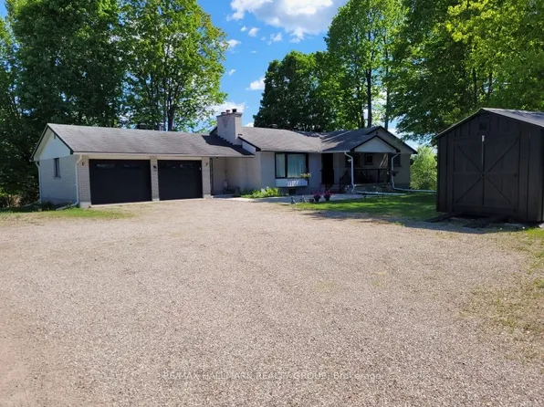 9950 Round Lake Rd, Laurentian Valley, ON K8A 0K5
