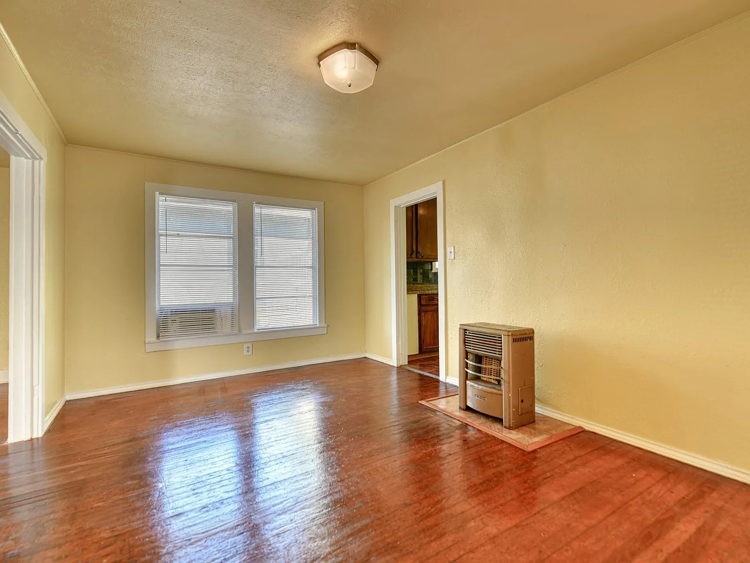 2 bed, 1.0 bath, 1066 sqft, $600 — Photo 4
