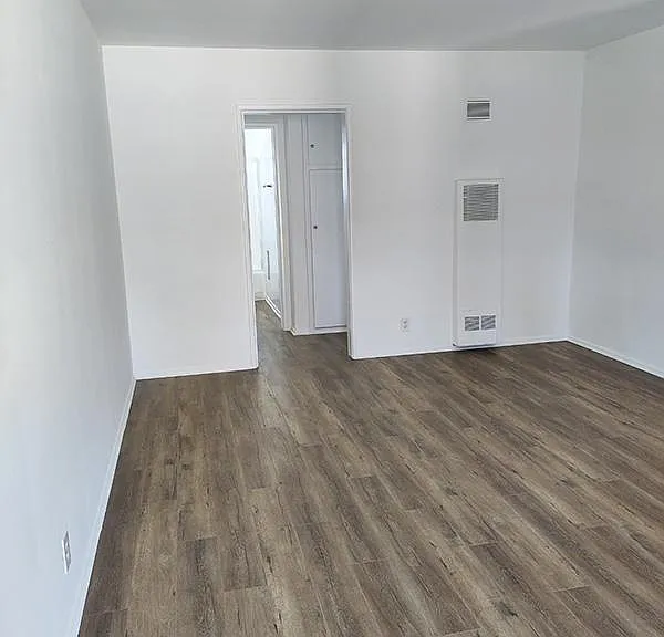 4321 Ventura Canyon Ave #12 — Photo 2