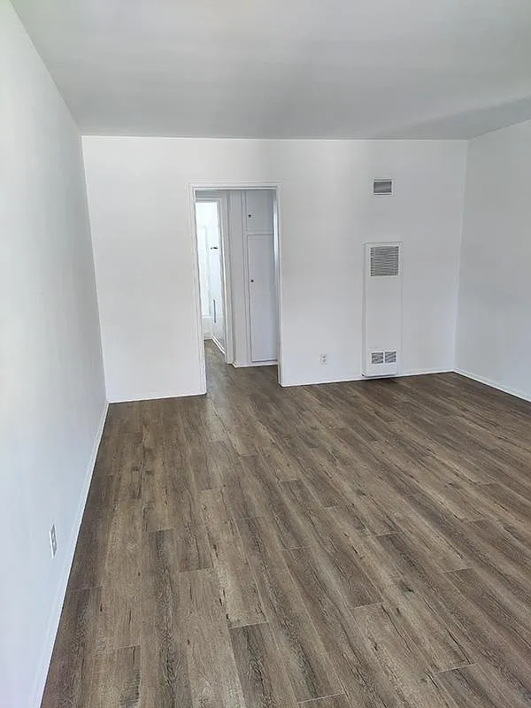 Building Photo - 4321 Ventura Canyon Ave #12