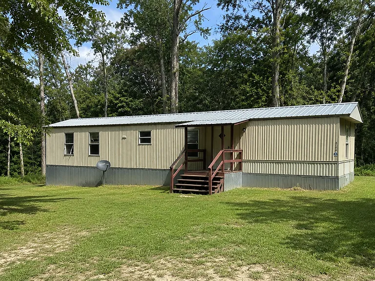 __ 2 Bed / 1.5 Bath Home for Rent
__322 Colony Farm Rd, Milledgeville, GA

Quiet & affordable living with stove & fridge included! Spacious yard and peaceful location.

__Rent: $650/month

Crownview Communities, LLC
Licensed Georgia Real Estate Brokerage