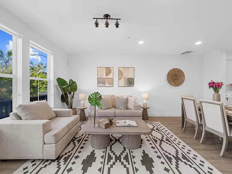 1469 W San Carlos St — Photo 24