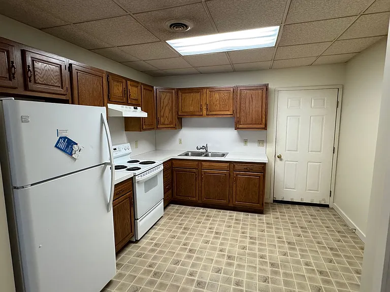 116 W. Market St. — Photo 4