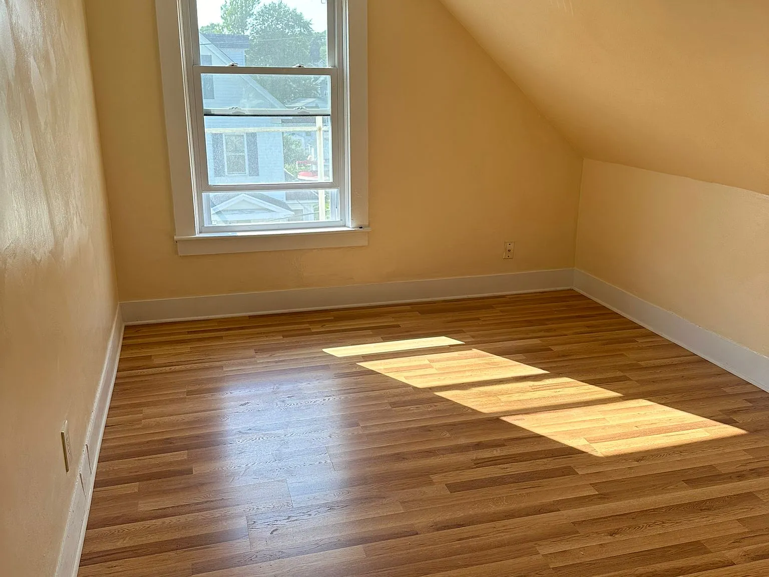 2 bed, 850 sqft, $1,800 — Photo 4
