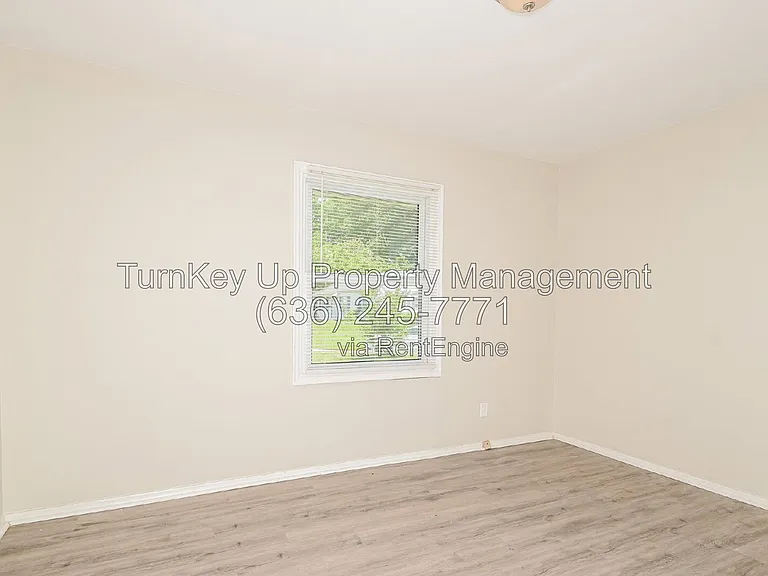 10300 Ross Cir — Photo 14