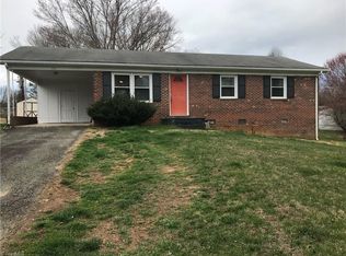 110 Lori Ln, Mount Airy, NC 27030