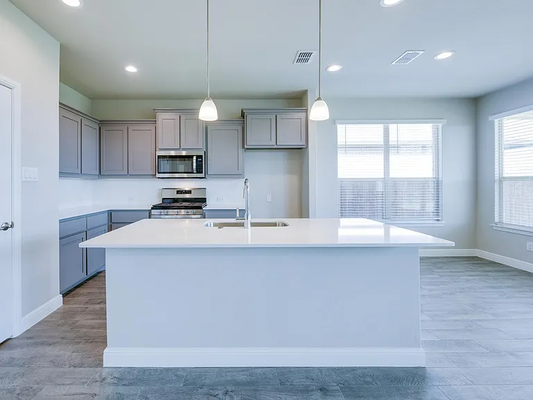 313 Roundstone Rd — Photo 8