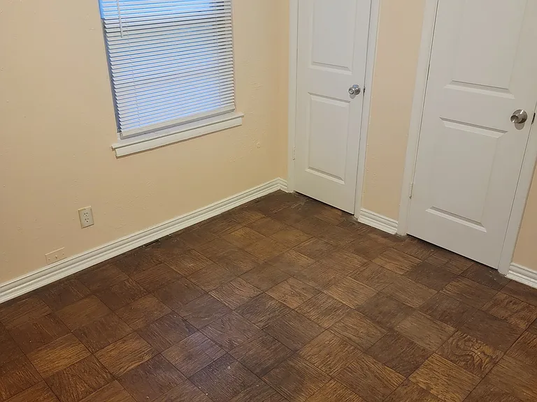 2915 Cummings St — Photo 5