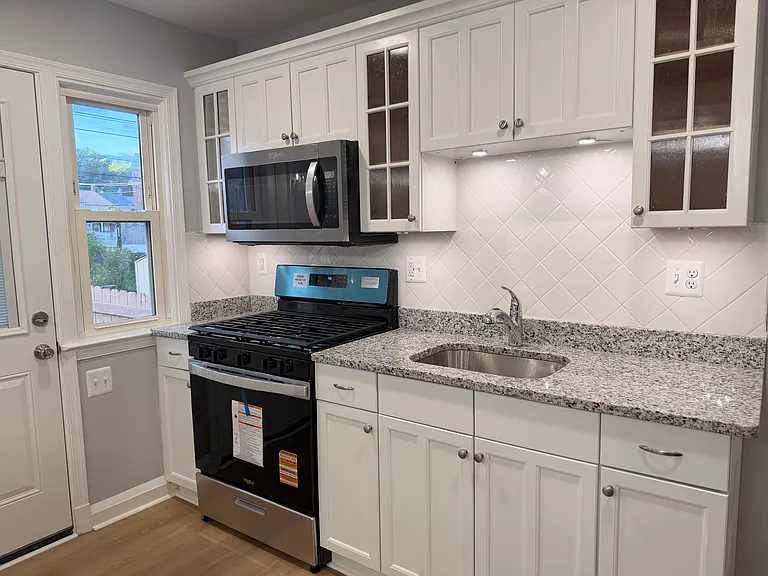 1078 Downton Rd — Photo 7