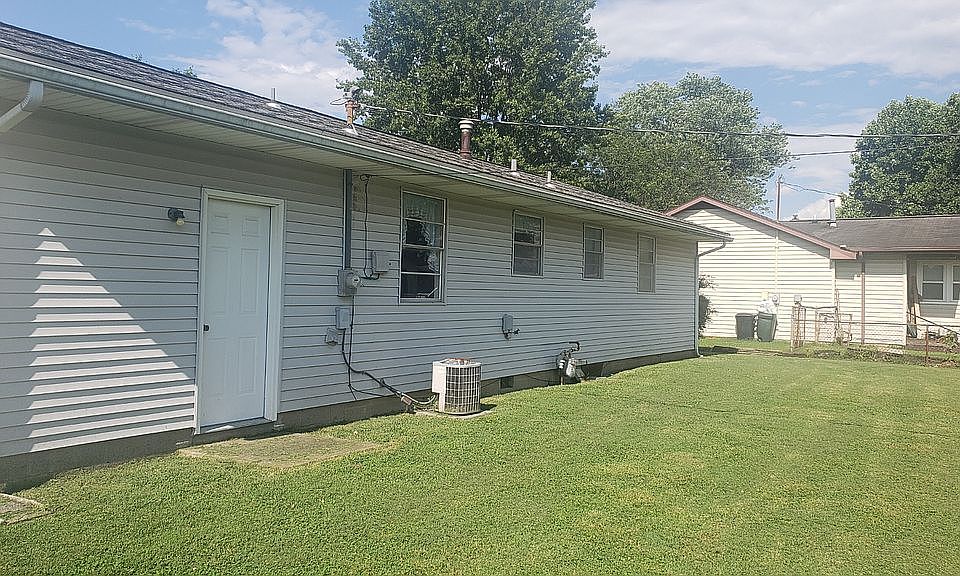 2nd image of 2120 W Buena Vista Rd