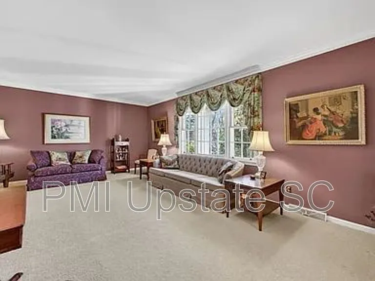 7 Tara Ave — Photo 3