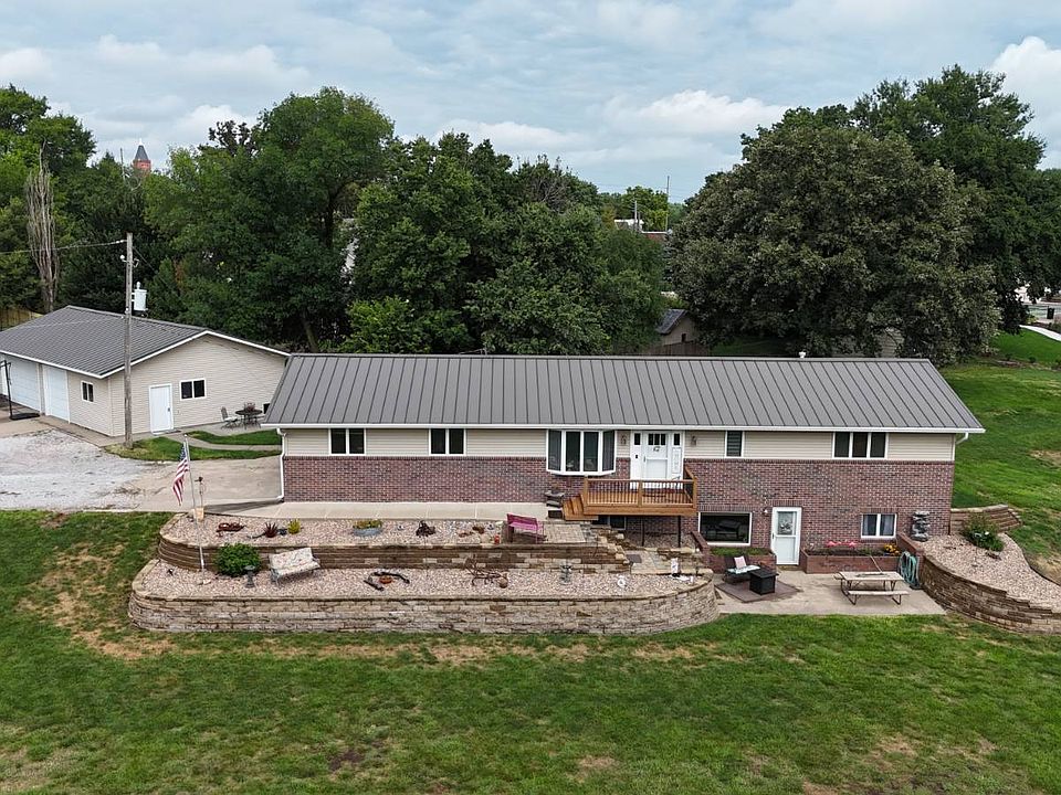 1st image of 900 17th St
