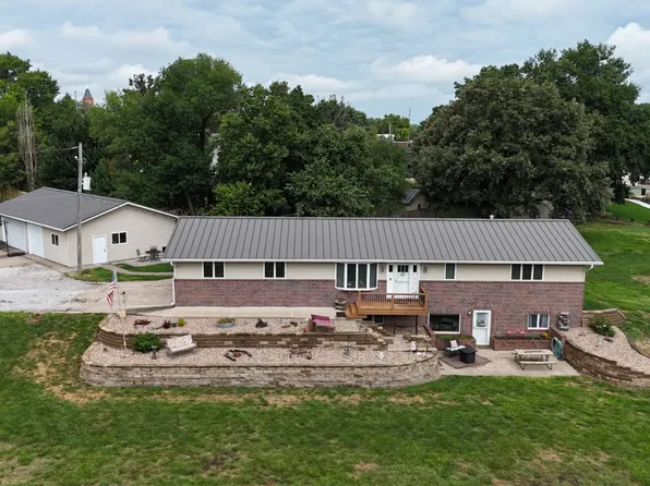 900 17th St, Aurora, NE 68818