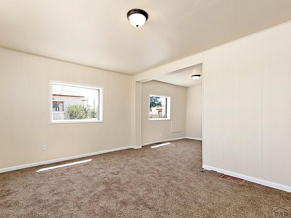 5th image of 1112 E Ash St