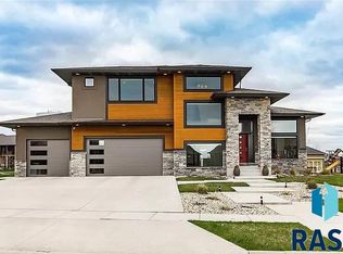 7509 S Ridgestone Dr, Sioux Falls, SD 57108