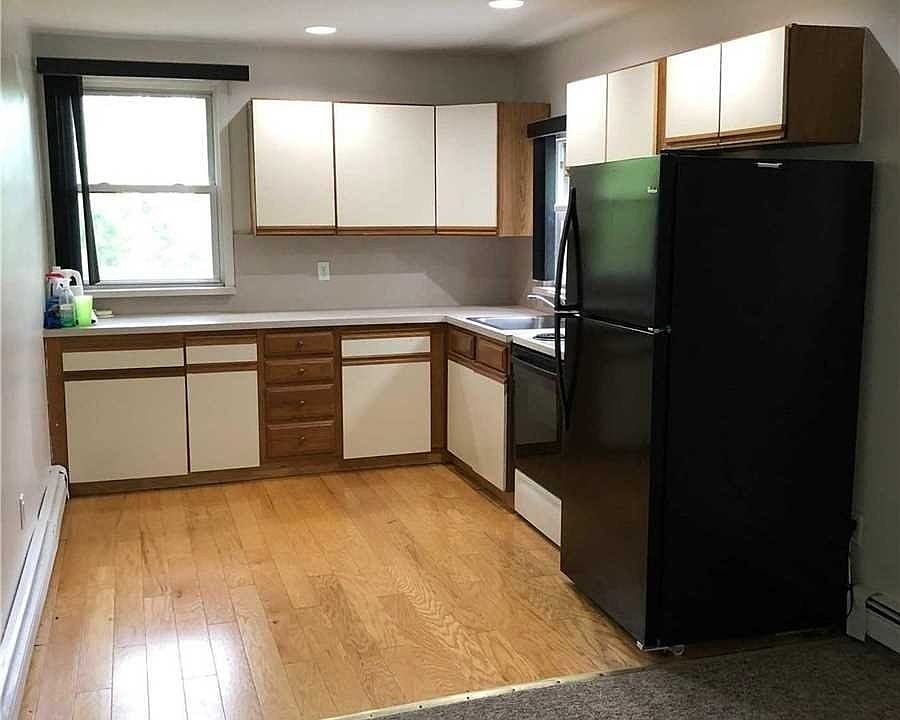1st image of 17 Lake Ave