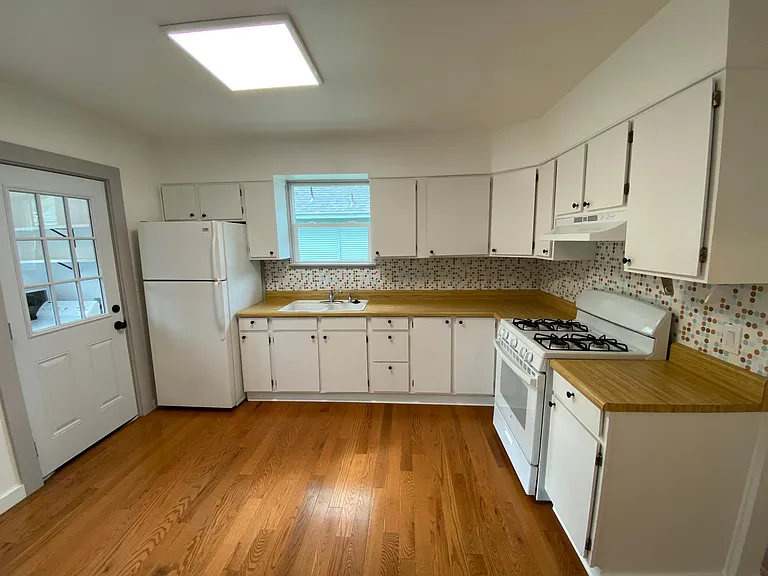 511 Mill St — Photo 6