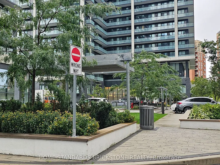 85 Oneida Cres #1115 — Photo 2