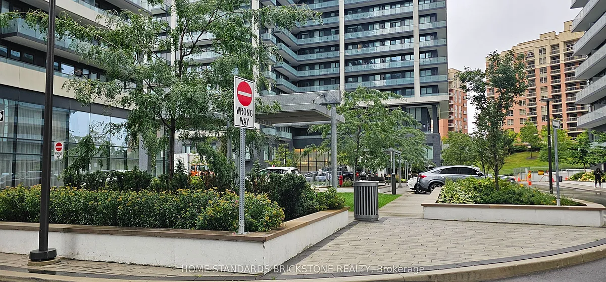 Building Photo - 85 Oneida Cres #1115