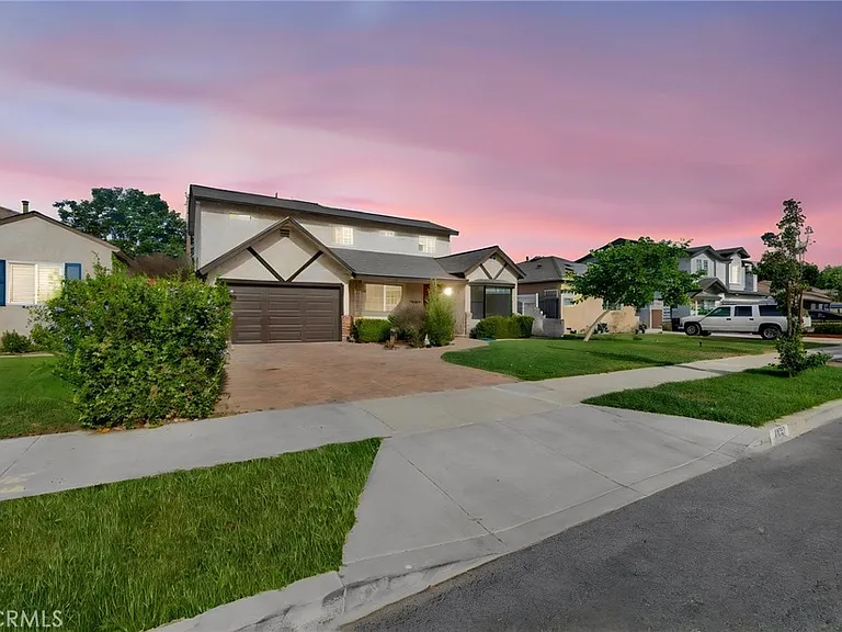 1432 N Catalina St — Photo 4