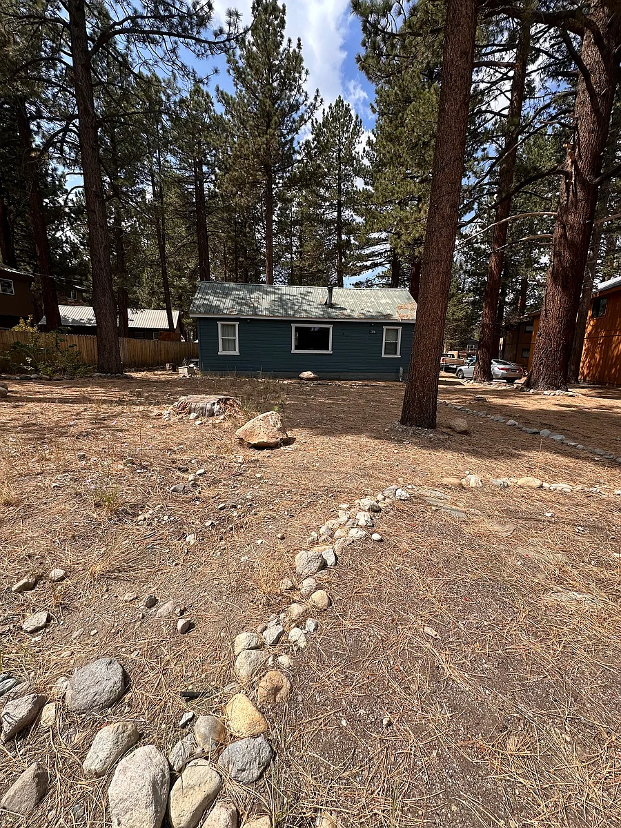 Building Photo - 378 Manzanita Rd