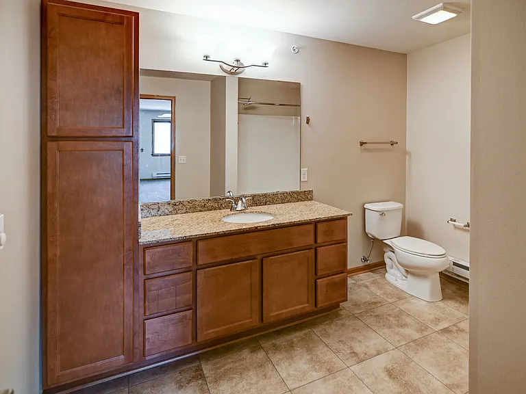 Fairhaven Court Apartments — Photo 41