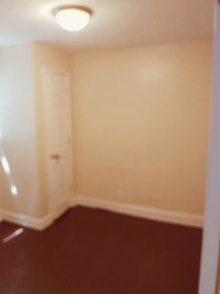 1733 W Ormsby Ave — Photo 2