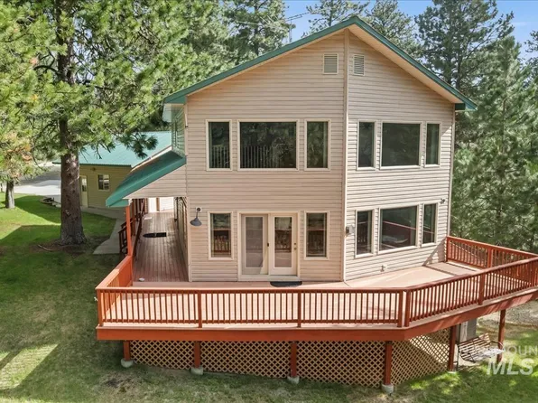 1496 Pine Ridge Dr, Cascade, ID 83611