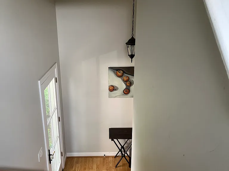 1516 James River Rd #1 — Photo 5