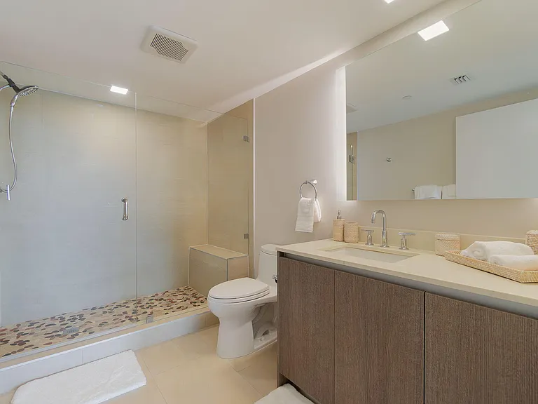 111 SE 1st Ave #404 — Photo 12