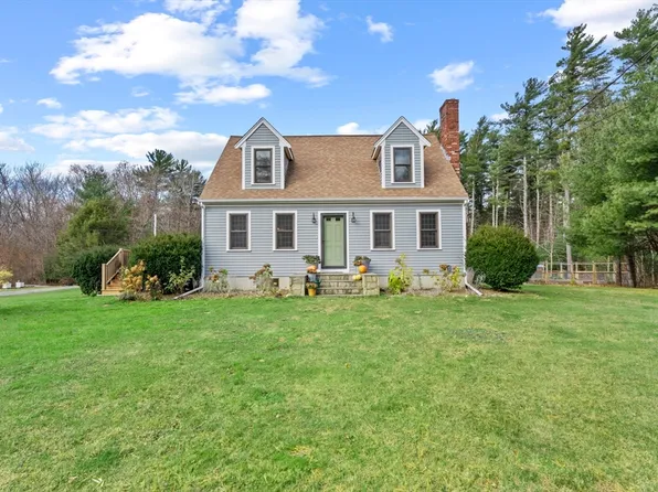 72 Valley St, Pembroke, MA 02359