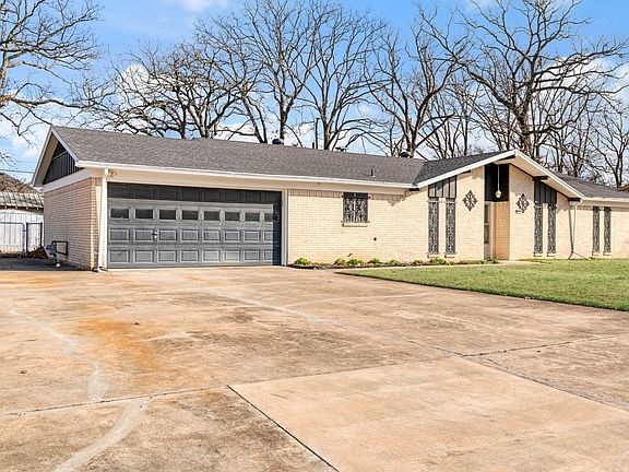 2nd image of 175 45th St SW