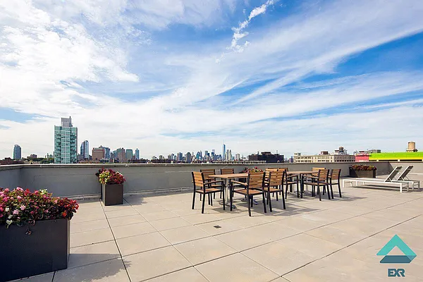 Rented by EXR | media 7