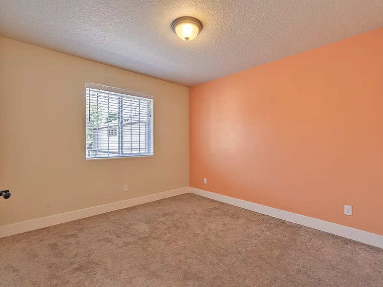 476 NE 76th Ave — Photo 20